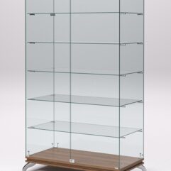 Витрина стеклянная ПРИМАВЕРА КЛАССИК №505 (с дверками, задняя стенка - стекло), Орех