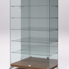 Витрина стеклянная ПРИМАВЕРА КЛАССИК №507 (с дверками, задняя стенка - зеркало), Орех