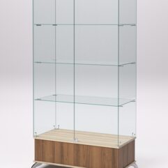 Витрина стеклянная ПРИМАВЕРА ПОДИУМ КЛАССИК №9 (с дверками, задняя стенка - стекло), Орех и Дуб Сонома