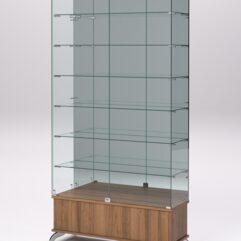 Витрина стеклянная ПРИМАВЕРА ПОДИУМ КЛАССИК №36 (с дверками, задняя стенка - зеркало), Орех