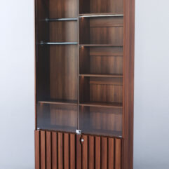 Витрина Смоки №5, Орех