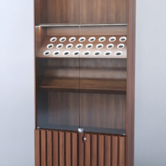 Витрина Смоки №7, Орех